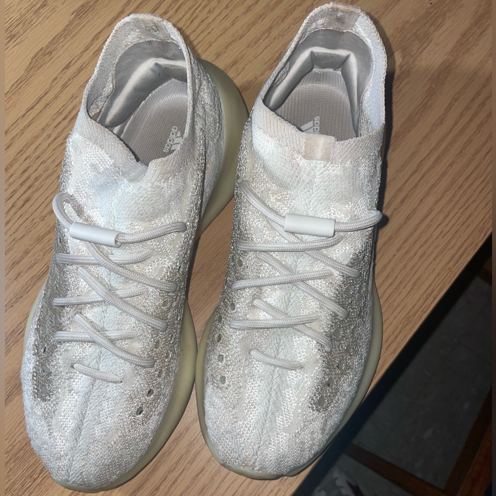 Yeezy 380 in 7.5 men’s